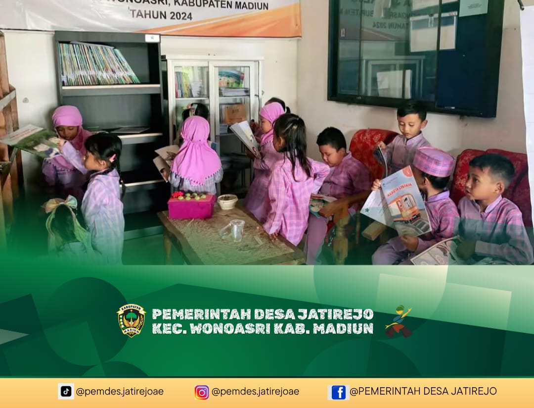 SISWA SISWI TK JATIREJO I RAMAIKAN PERPUSTAKAN DESA