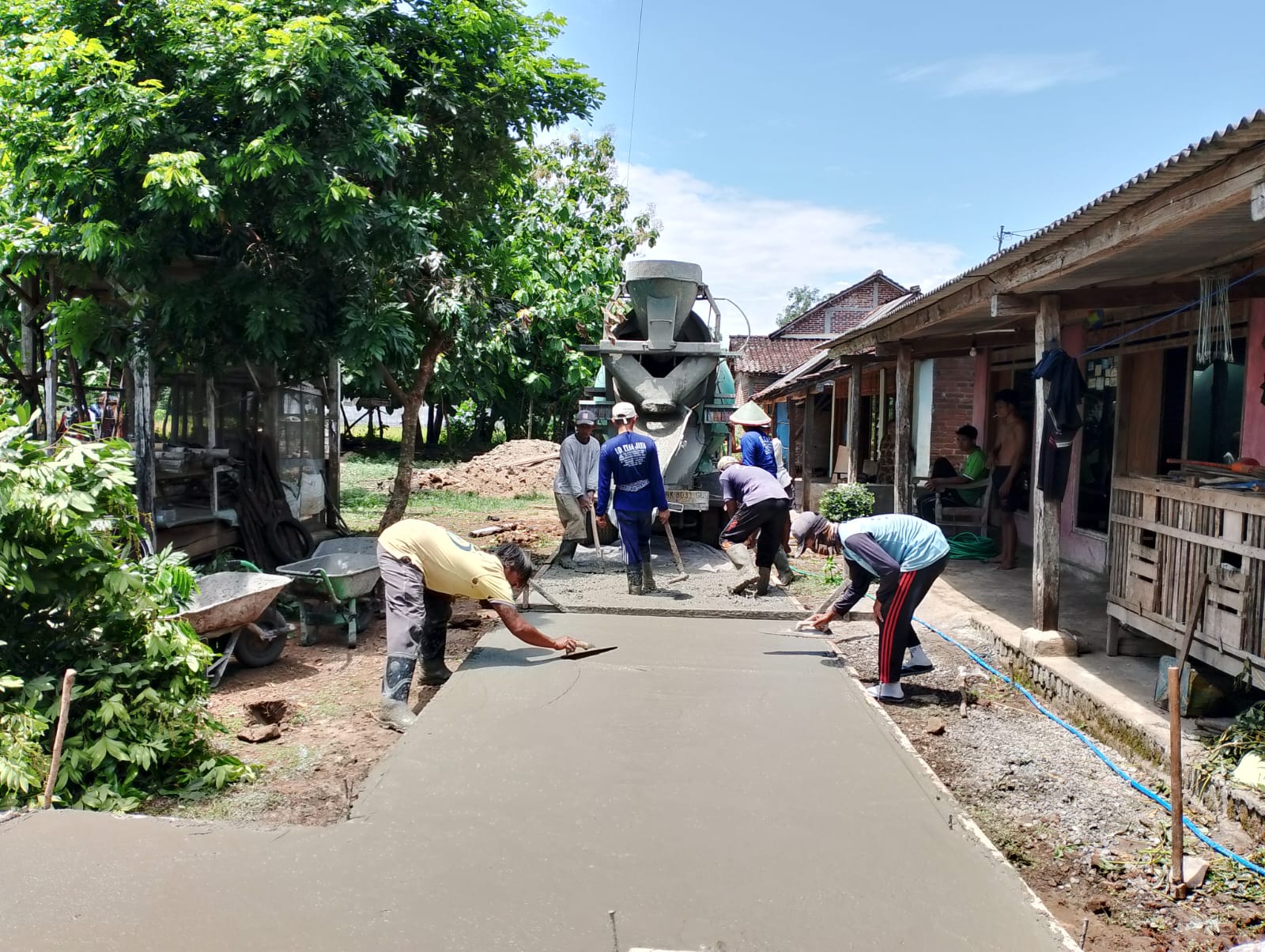 PROGRAM FISIK TERAKHIR TAHUN 2025, PEMDES JATIREJO RABAT JALAN DUSUN KARANGPELEM